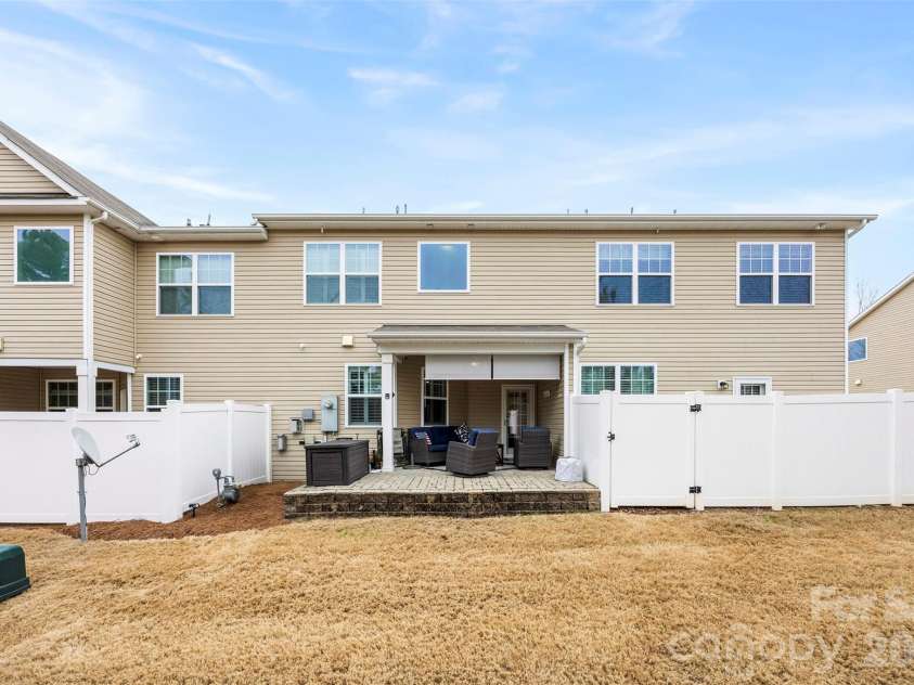 3270 Yarmouth Lane, Gastonia, NC 28056.  MLS# CAR4352828, YatesRealty ID 12609. 