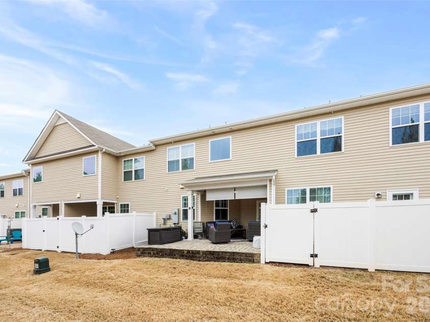 3270 Yarmouth Lane, Gastonia, NC 28056.  MLS# CAR4352828, YatesRealty ID 12609. 