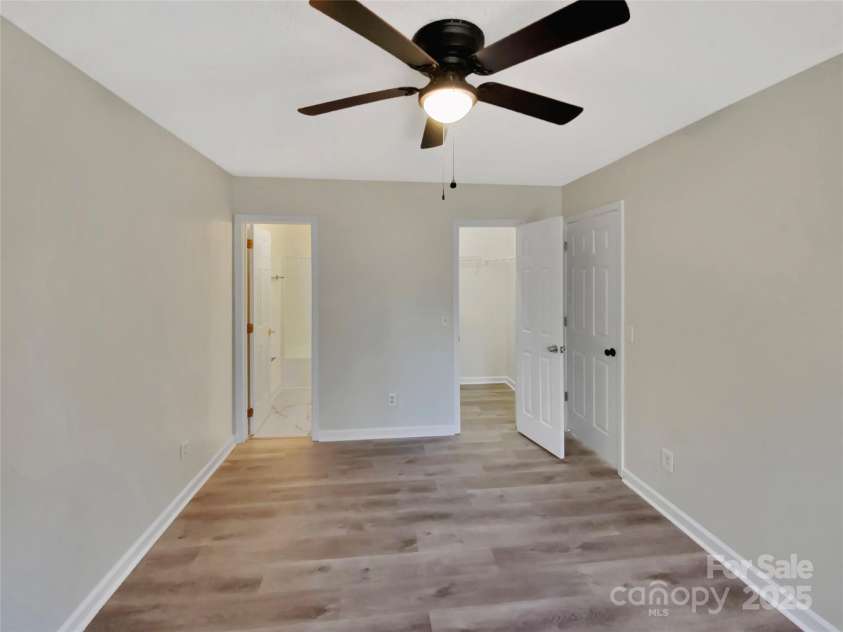 215 Creek View Road, Mooresville, NC 28117.  MLS# CAR4221977, YatesRealty ID 12610. 