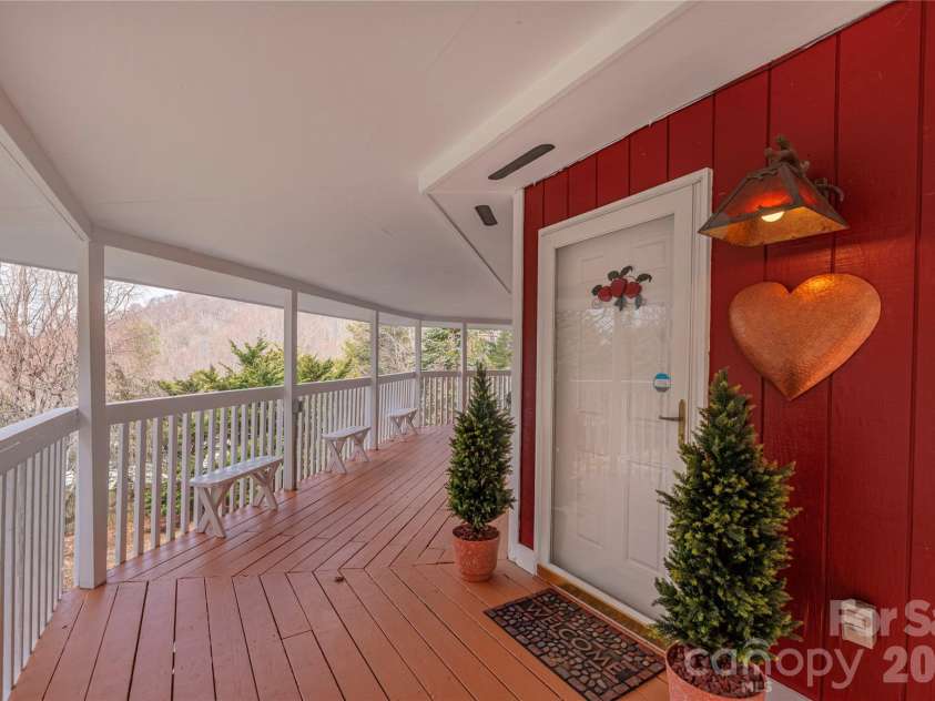 500 Apple Tree Court, Waynesville, NC 28786.  MLS# CAR4353696, YatesRealty ID 12610. 