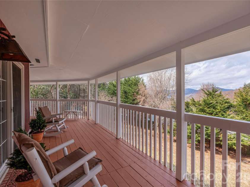 500 Apple Tree Court, Waynesville, NC 28786.  MLS# CAR4353696, YatesRealty ID 12610. 