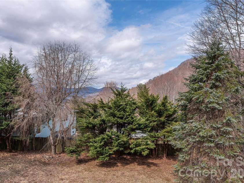 500 Apple Tree Court, Waynesville, NC 28786.  MLS# CAR4353696, YatesRealty ID 12610. 