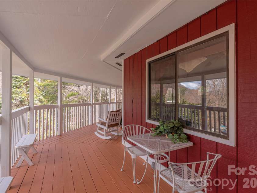 500 Apple Tree Court, Waynesville, NC 28786.  MLS# CAR4353696, YatesRealty ID 12610. 