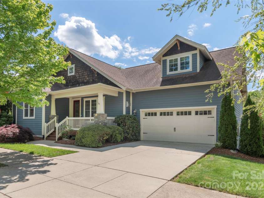 4 Silo View Court, Asheville, NC 28804.  MLS# CAR4237843, YatesRealty ID 12611. 