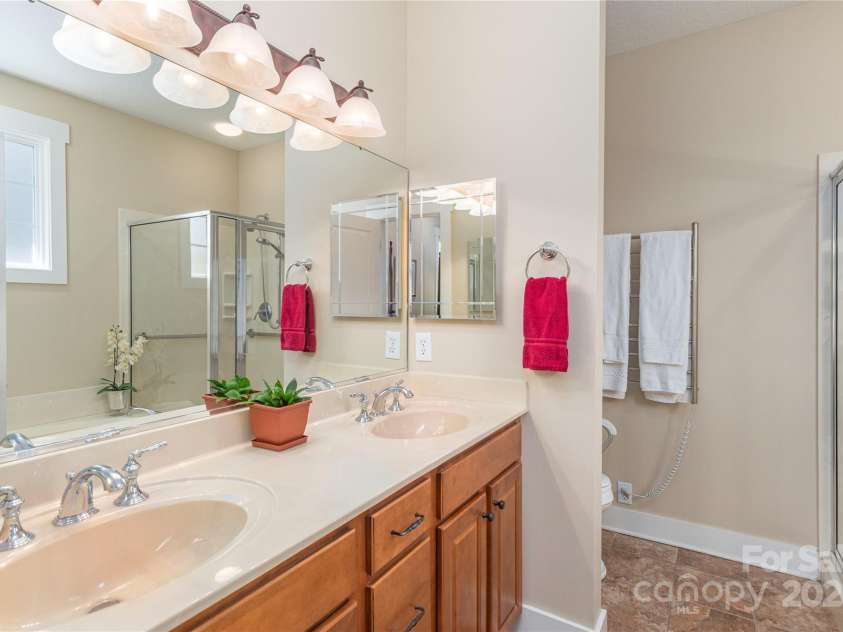 4 Silo View Court, Asheville, NC 28804.  MLS# CAR4237843, YatesRealty ID 12611. 