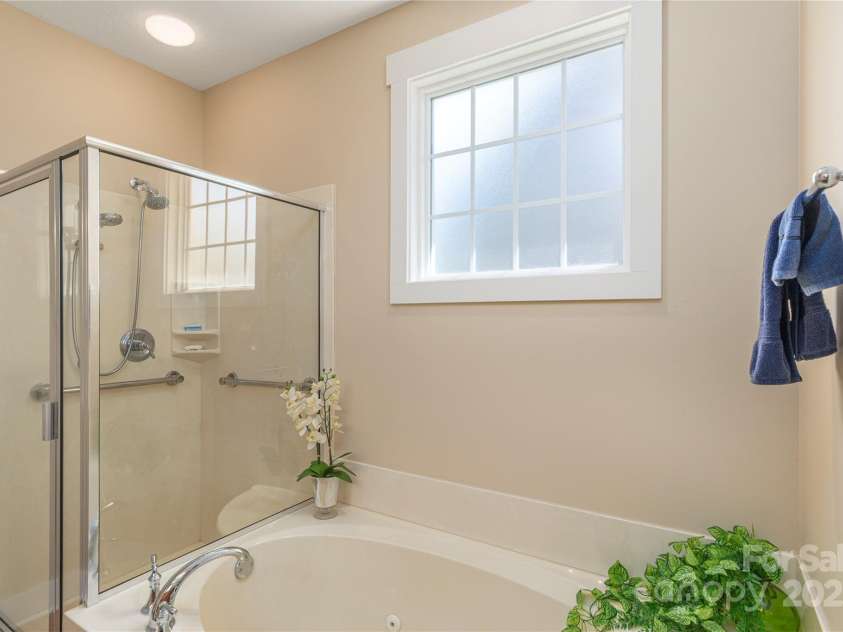 4 Silo View Court, Asheville, NC 28804.  MLS# CAR4237843, YatesRealty ID 12611. 