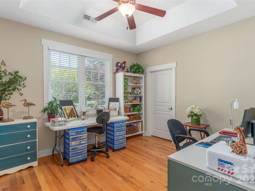 4 Silo View Court, Asheville, NC 28804.  MLS# CAR4237843, YatesRealty ID 12611. 