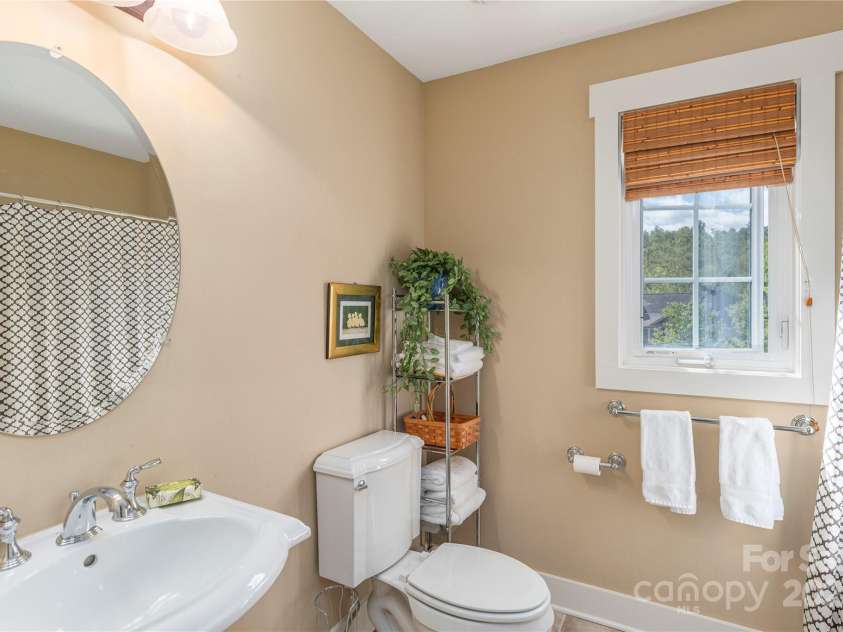 4 Silo View Court, Asheville, NC 28804.  MLS# CAR4237843, YatesRealty ID 12611. 