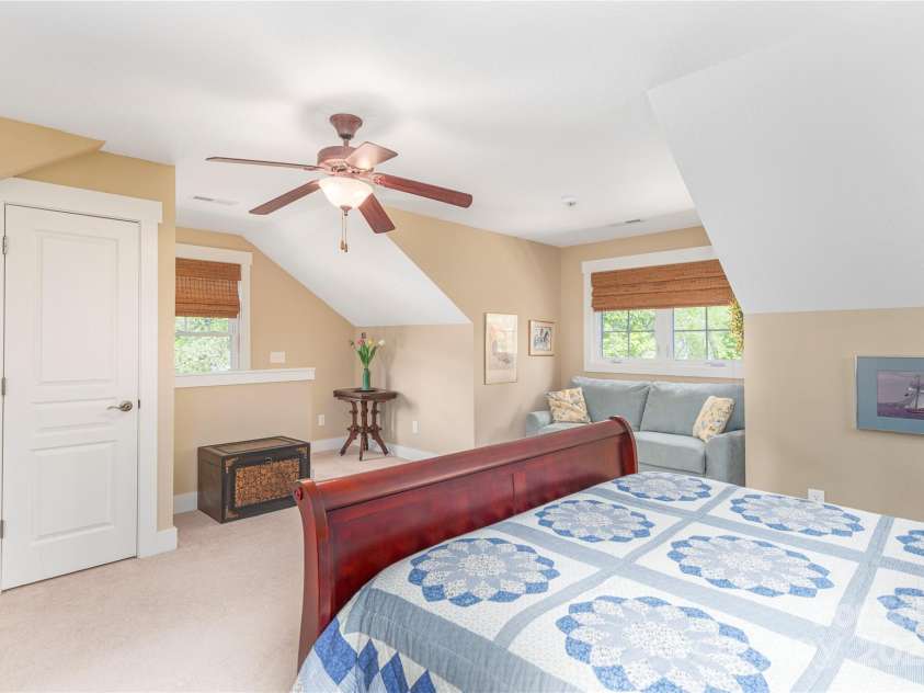 4 Silo View Court, Asheville, NC 28804.  MLS# CAR4237843, YatesRealty ID 12611. 