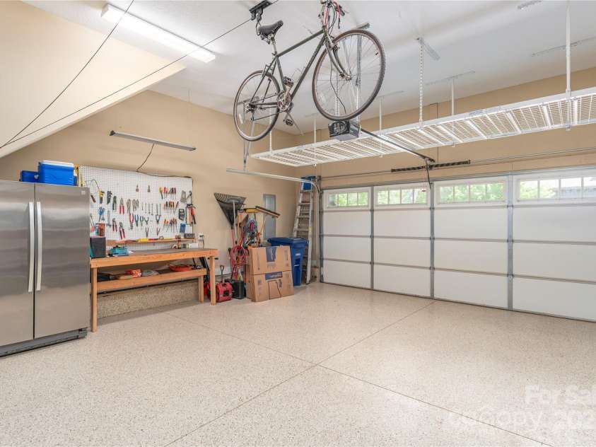 4 Silo View Court, Asheville, NC 28804.  MLS# CAR4237843, YatesRealty ID 12611. 