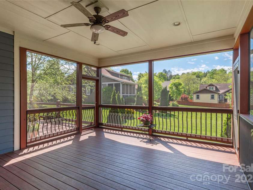 4 Silo View Court, Asheville, NC 28804.  MLS# CAR4237843, YatesRealty ID 12611. 