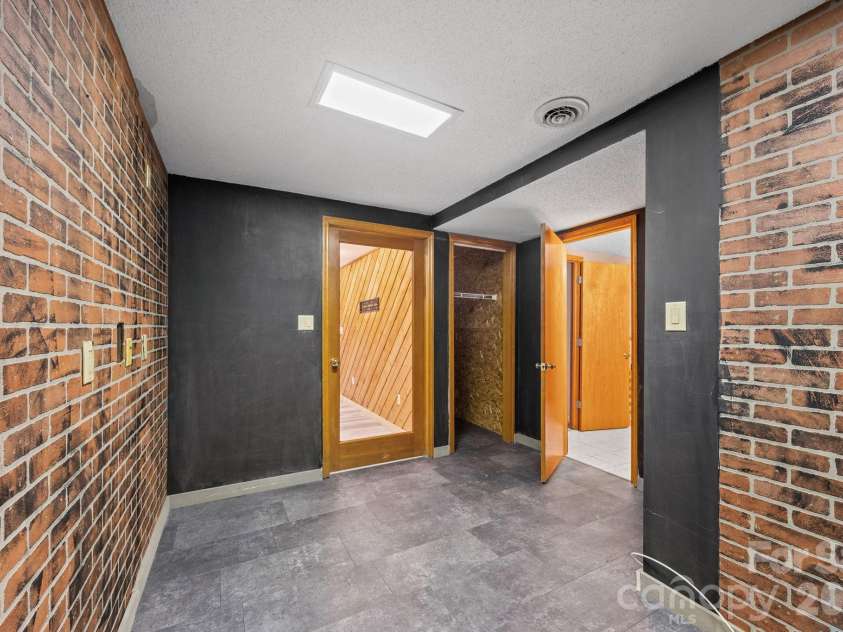 234 Justice Ridge Road, Candler, NC 28715.  MLS# CAR4359838, YatesRealty ID 12614. 