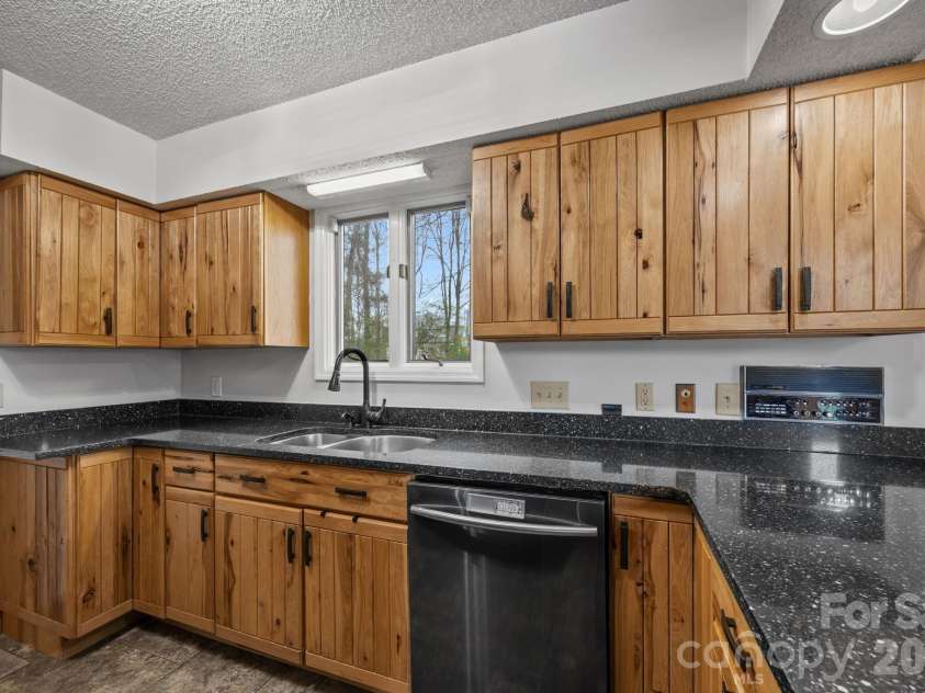 234 Justice Ridge Road, Candler, NC 28715.  MLS# CAR4359838, YatesRealty ID 12614. Kitchen
