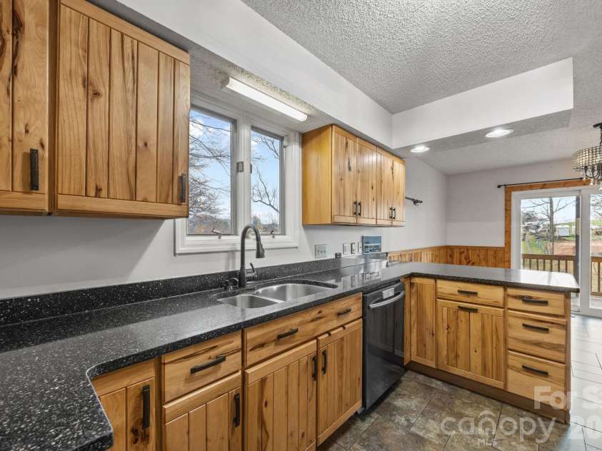 234 Justice Ridge Road, Candler, NC 28715.  MLS# CAR4359838, YatesRealty ID 12614. Kitchen