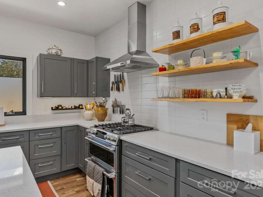 52 Malvern Walk, Asheville, NC 28806.  MLS# CAR4257541, YatesRealty ID 12614. Quartz Counters * Floating Shelves