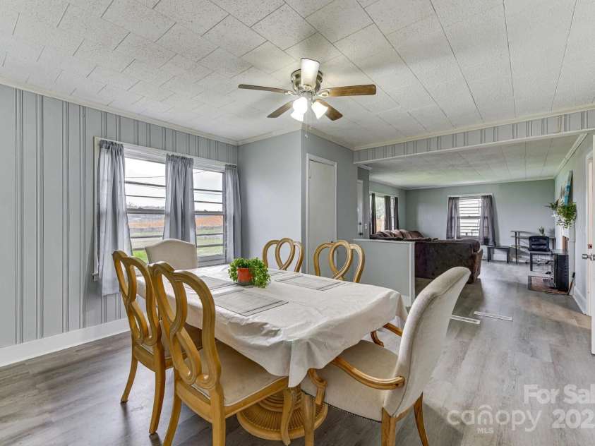 6323 Wilora Lake Road, Charlotte, NC 28212.  MLS# CAR4252803, YatesRealty ID 12615. 