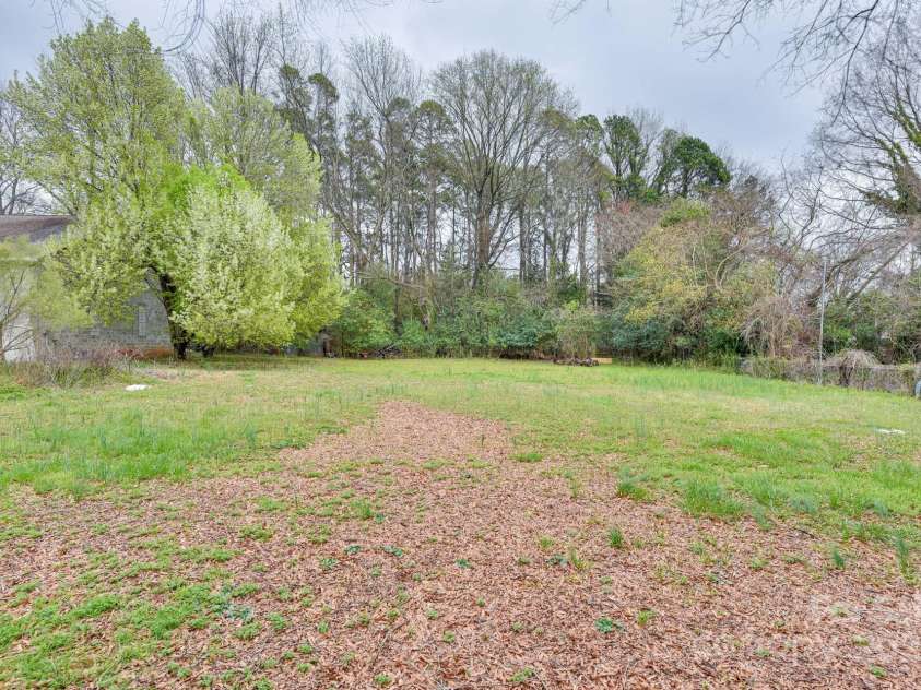 6323 Wilora Lake Road, Charlotte, NC 28212.  MLS# CAR4252803, YatesRealty ID 12615. 