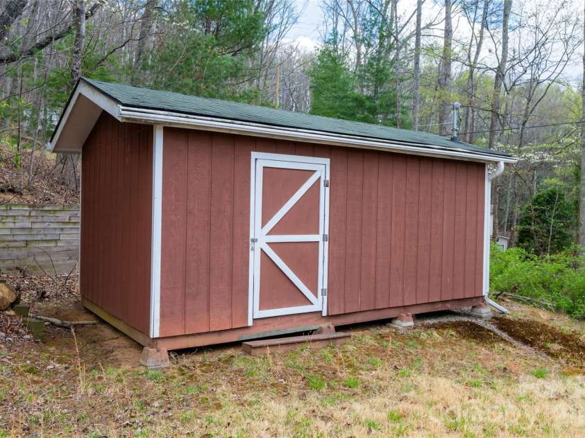 233 Church Road, Fairview, NC 28730.  MLS# CAR4394099, YatesRealty ID 12619. 