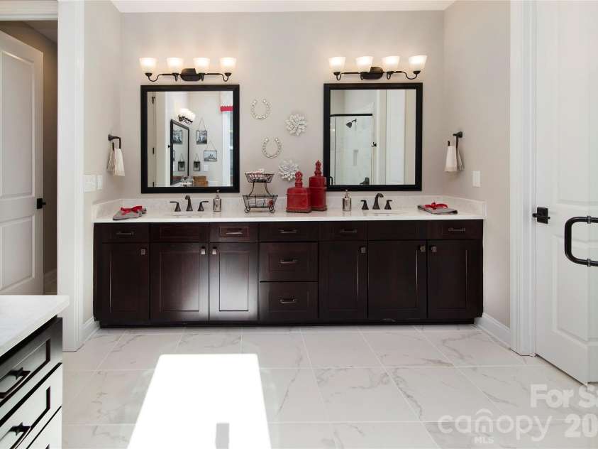 8941 Silver Springs Court, Charlotte, NC 28215.  MLS# CAR4365096, YatesRealty ID 12620. 
