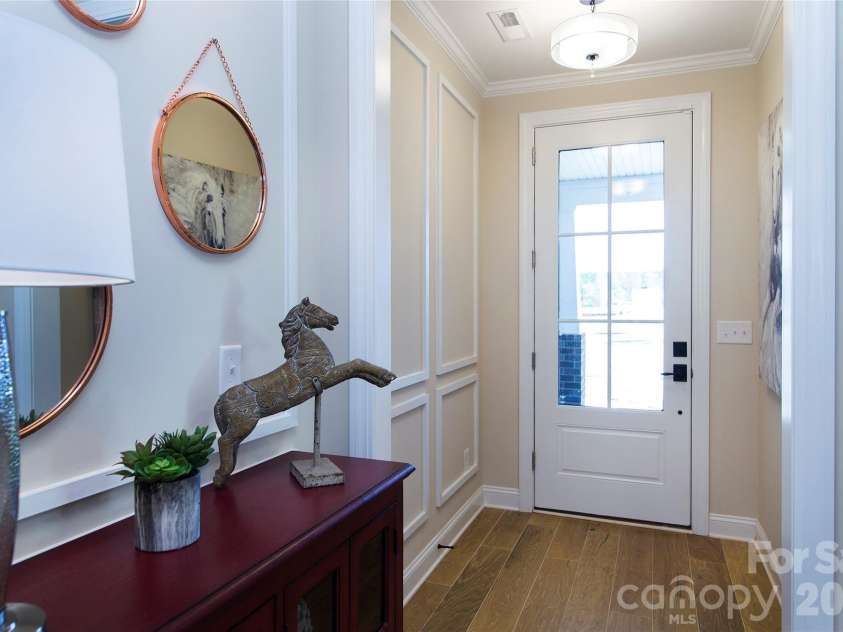 8941 Silver Springs Court, Charlotte, NC 28215.  MLS# CAR4365096, YatesRealty ID 12620. 