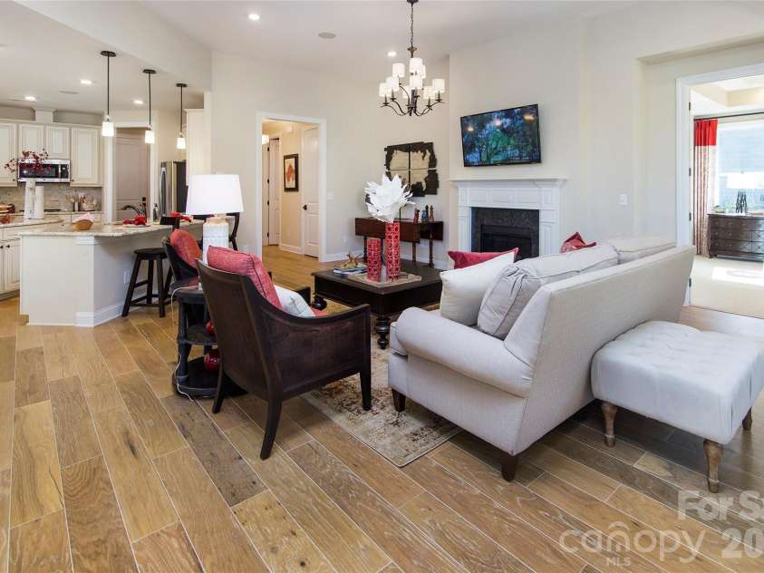 8941 Silver Springs Court, Charlotte, NC 28215.  MLS# CAR4365096, YatesRealty ID 12620. 
