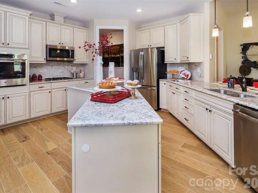 8941 Silver Springs Court, Charlotte, NC 28215.  MLS# CAR4365096, YatesRealty ID 12620. 