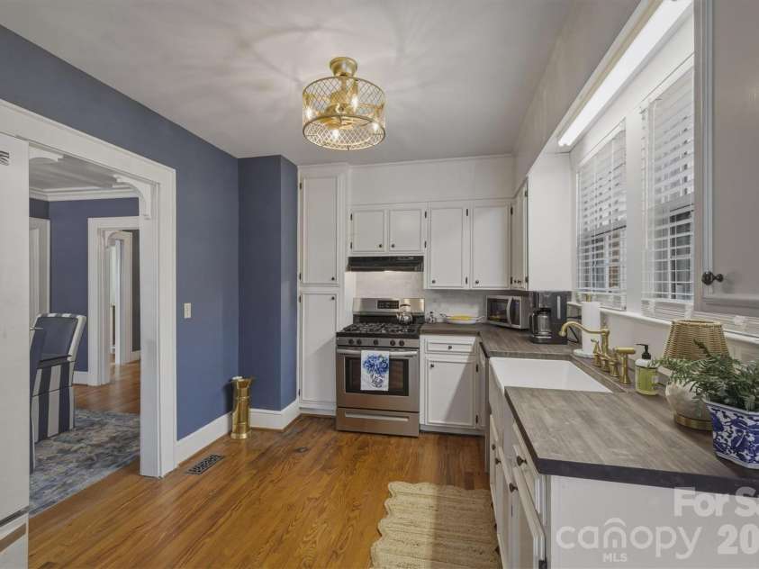 406 Green Street, Morganton, NC 28655.  MLS# CAR4366622, YatesRealty ID 12622. 