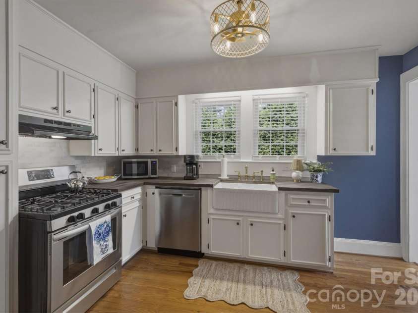 406 Green Street, Morganton, NC 28655.  MLS# CAR4366622, YatesRealty ID 12622. 