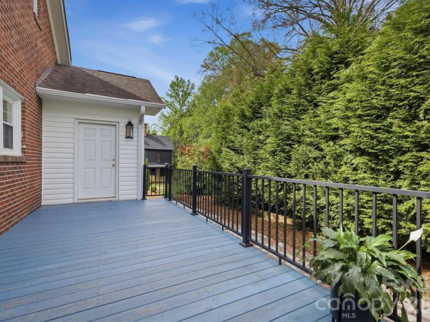 406 Green Street, Morganton, NC 28655.  MLS# CAR4366622, YatesRealty ID 12622. 