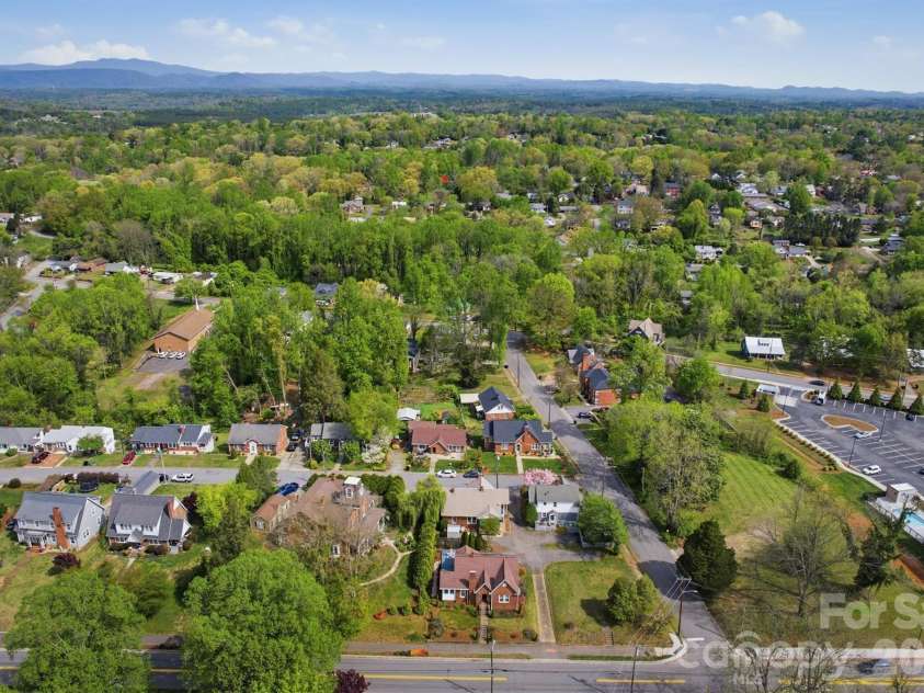 406 Green Street, Morganton, NC 28655.  MLS# CAR4366622, YatesRealty ID 12622. 