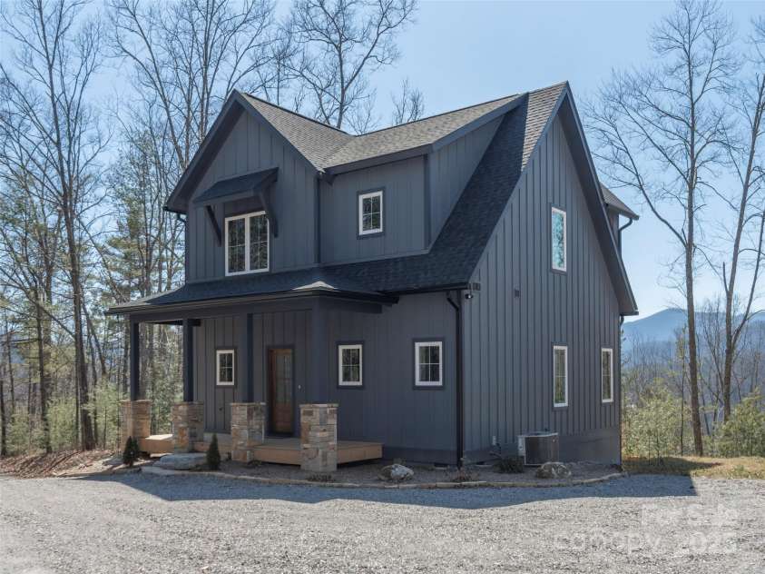 410 Dream Valley Drive, Clyde, NC 28721.  MLS# CAR4295781, YatesRealty ID 12624. 