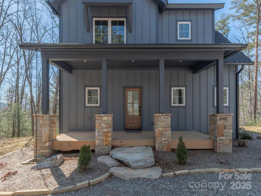 410 Dream Valley Drive, Clyde, NC 28721.  MLS# CAR4295781, YatesRealty ID 12624. 