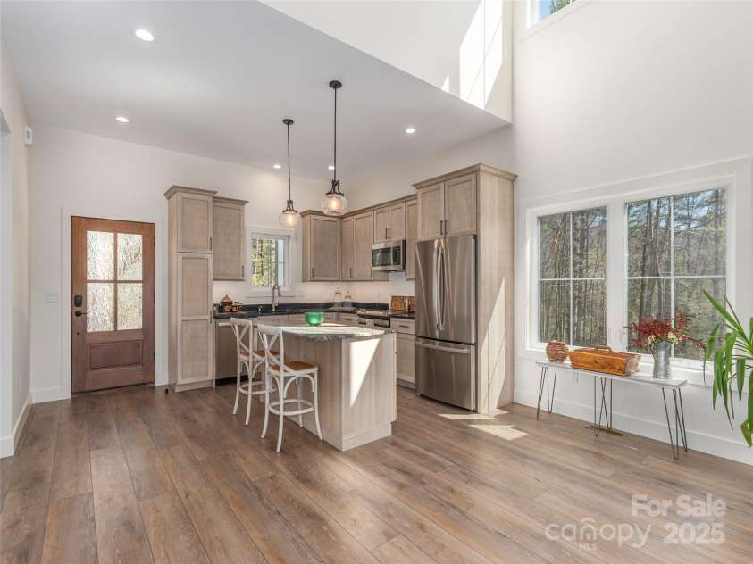 410 Dream Valley Drive, Clyde, NC 28721.  MLS# CAR4295781, YatesRealty ID 12624. 