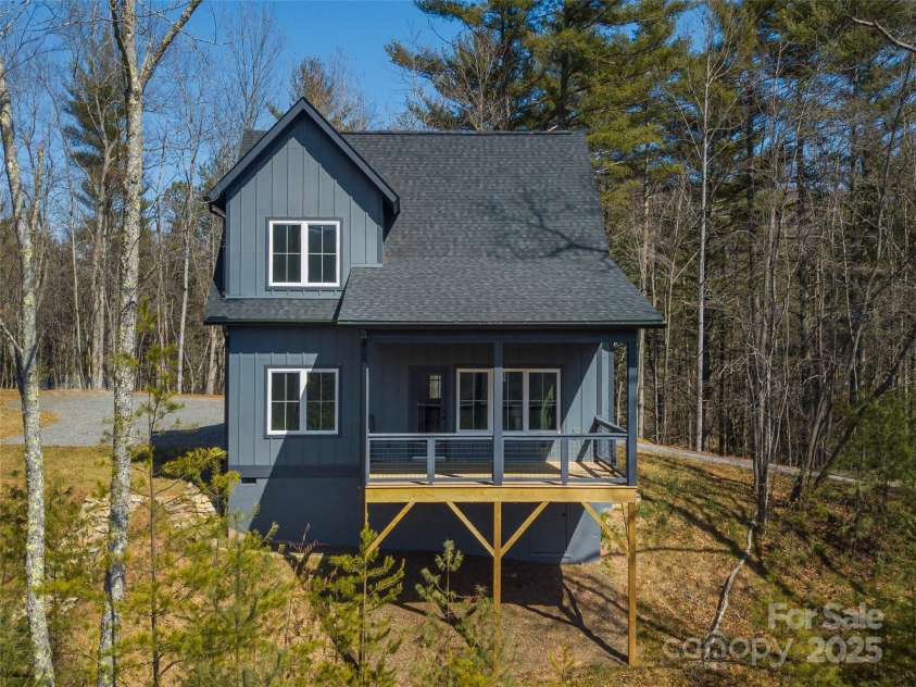 410 Dream Valley Drive, Clyde, NC 28721.  MLS# CAR4295781, YatesRealty ID 12624. 