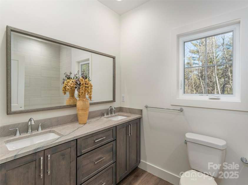 410 Dream Valley Drive, Clyde, NC 28721.  MLS# CAR4295781, YatesRealty ID 12624. 