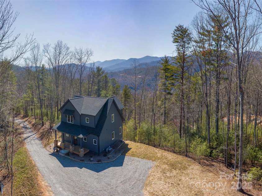 410 Dream Valley Drive, Clyde, NC 28721.  MLS# CAR4295781, YatesRealty ID 12624. 