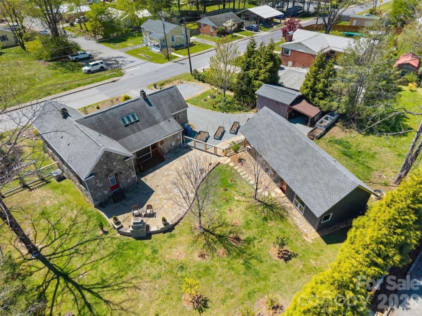 60 Morgan Street, Brevard, NC 28712.  MLS# CAR4366654, YatesRealty ID 12624. 