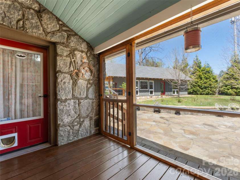 60 Morgan Street, Brevard, NC 28712.  MLS# CAR4366654, YatesRealty ID 12624. 