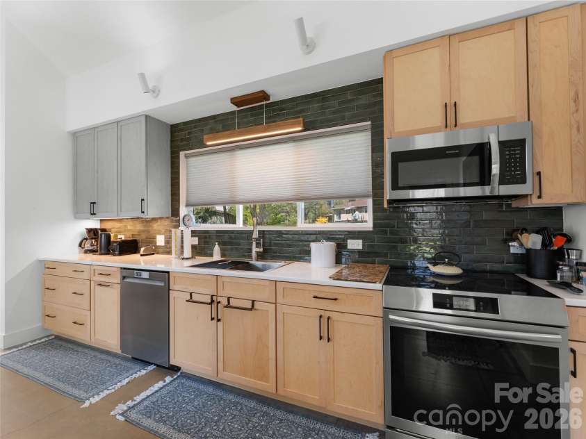 60 Morgan Street, Brevard, NC 28712.  MLS# CAR4366654, YatesRealty ID 12624. 