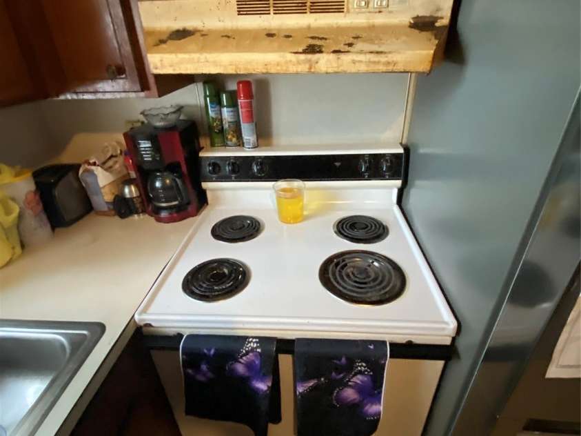 5309 Lewis Road, Gastonia, NC 28052.  MLS# CAR4257115, YatesRealty ID 12625. Unit# 3- Refrigerator in this unit belongs to the tenant. Stove remains.