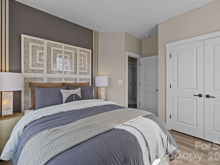 3122 Middle Street, Charlotte, NC 28278.  MLS# CAR4361177, YatesRealty ID 12626. Representative