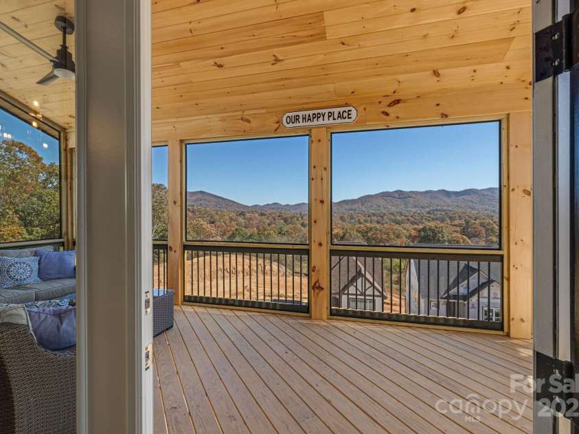 203 Boleyn Drive, Black Mountain, NC 28711.  MLS# CAR4258272, YatesRealty ID 12627. 