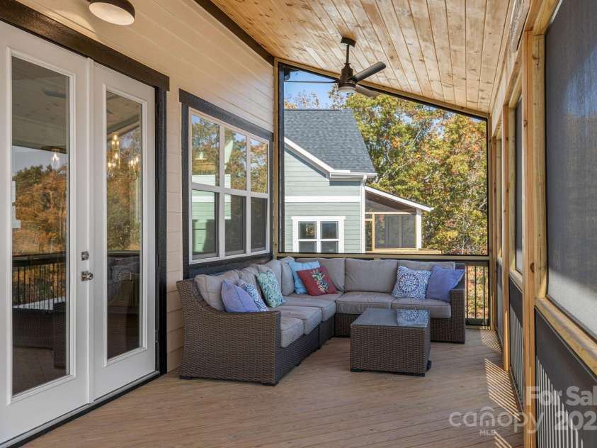 203 Boleyn Drive, Black Mountain, NC 28711.  MLS# CAR4258272, YatesRealty ID 12627. 