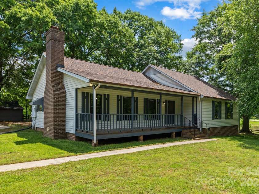 5200 Winding Lane, Indian Trail, NC 28079.  MLS# CAR4258487, YatesRealty ID 12628. 