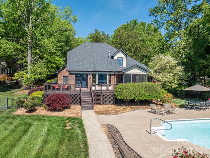 226 Bay Shore Drive, Belmont, NC 28012.  MLS# CAR4366773, YatesRealty ID 12629. 
