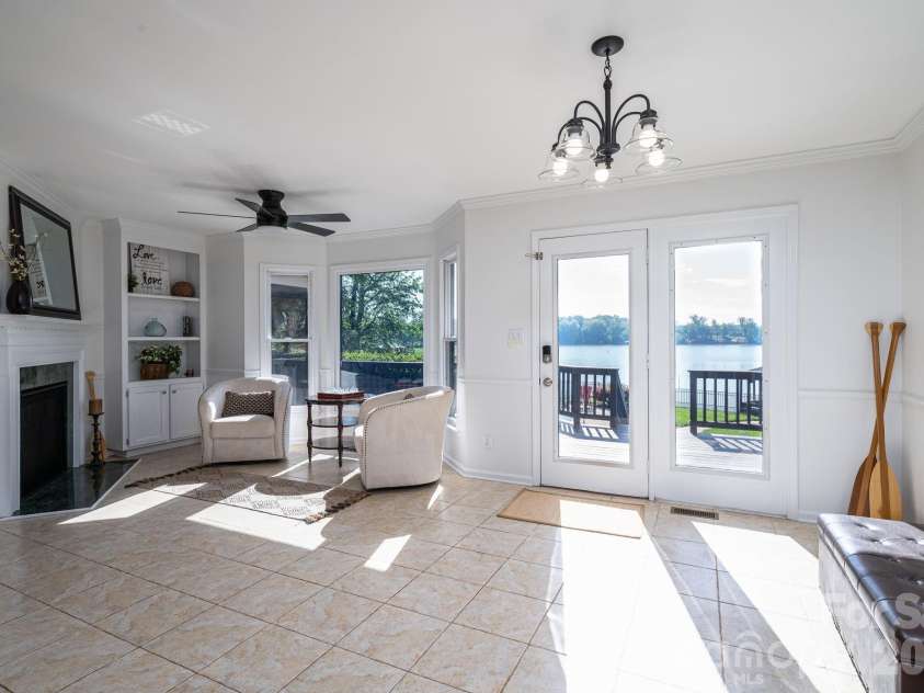 226 Bay Shore Drive, Belmont, NC 28012.  MLS# CAR4366773, YatesRealty ID 12629. 