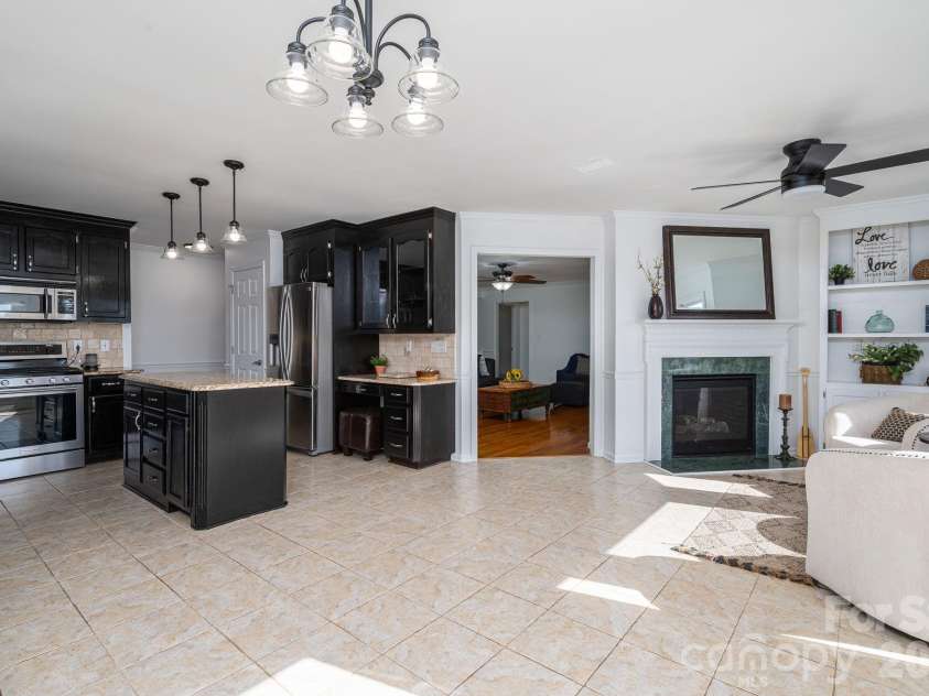 226 Bay Shore Drive, Belmont, NC 28012.  MLS# CAR4366773, YatesRealty ID 12629. 