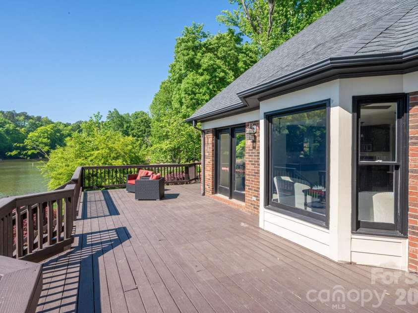 226 Bay Shore Drive, Belmont, NC 28012.  MLS# CAR4366773, YatesRealty ID 12629. 