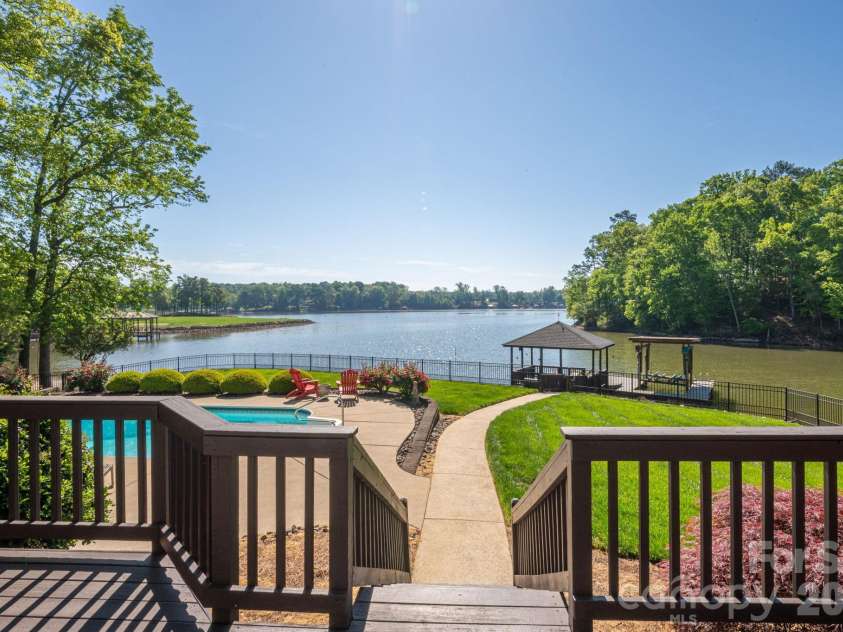 226 Bay Shore Drive, Belmont, NC 28012.  MLS# CAR4366773, YatesRealty ID 12629. 
