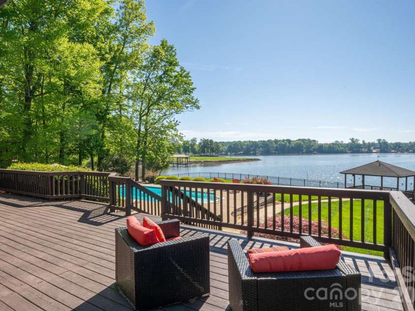 226 Bay Shore Drive, Belmont, NC 28012.  MLS# CAR4366773, YatesRealty ID 12629. 